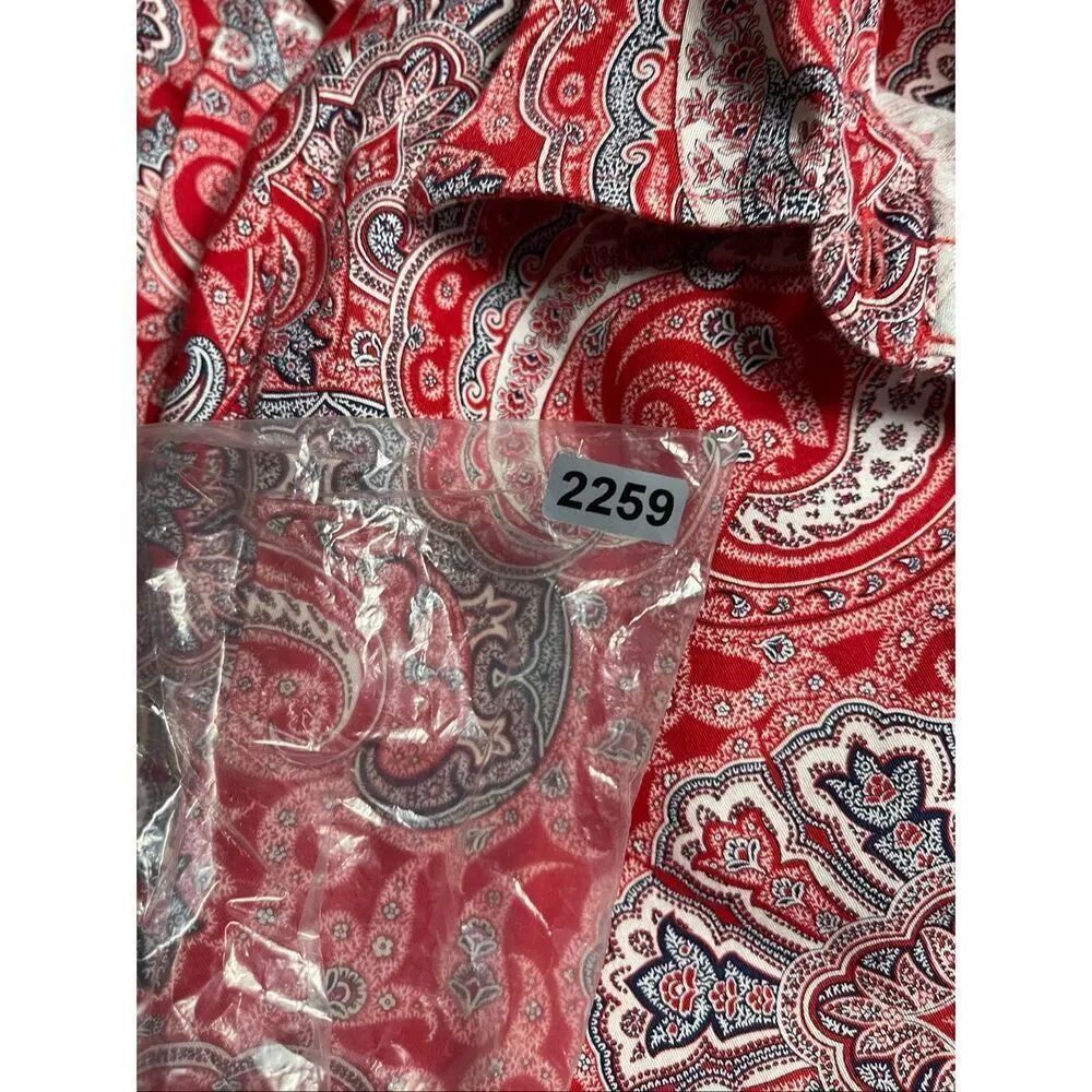Chaps red paisley button up top size L relaxed fit - Picture 11 of 11